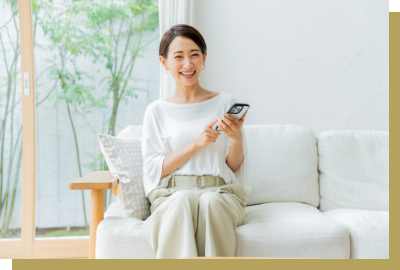 スマホで相談している様子